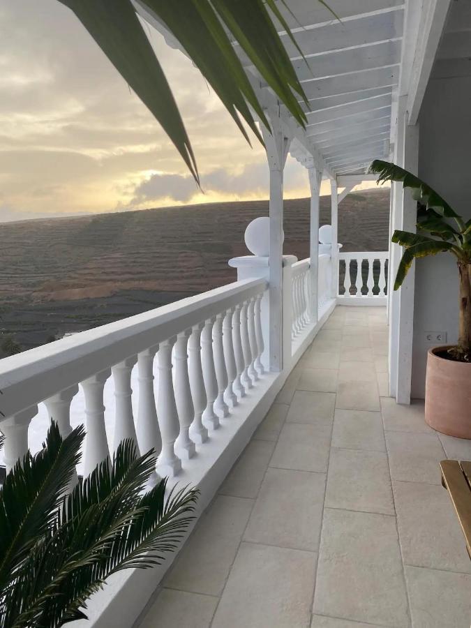 Las Nieves Suites Teguise  Exteriör bild